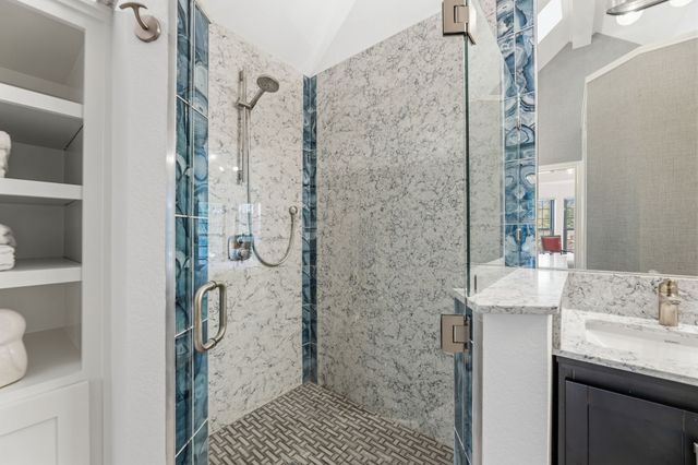 201 Cimarron Trail 3, Irving, TX 75063