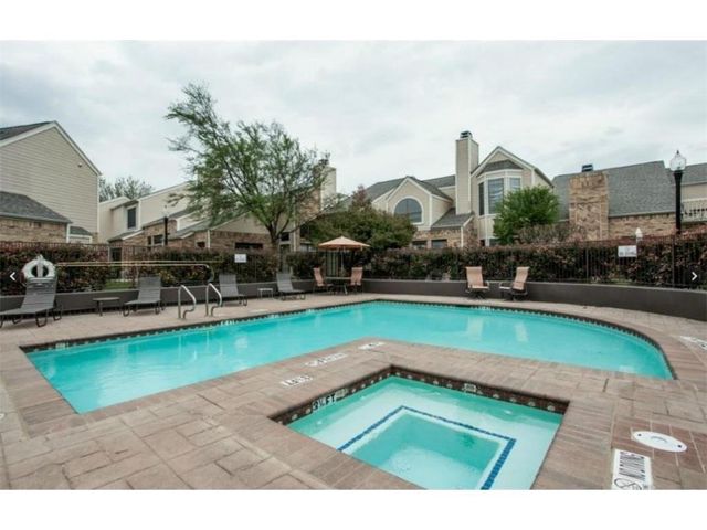 201 Cimarron Trail 3, Irving, TX 75063