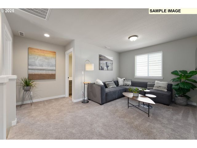 893 Ne SAGEBRUSH Dr, Estacada, OR 97023