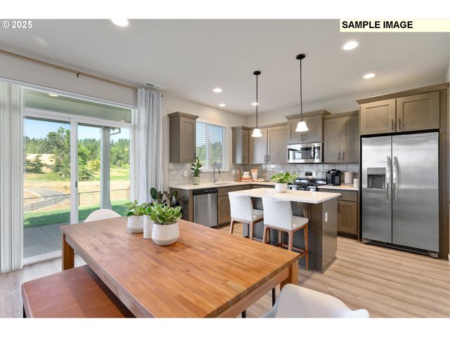 893 Ne SAGEBRUSH Dr, Estacada, OR 97023