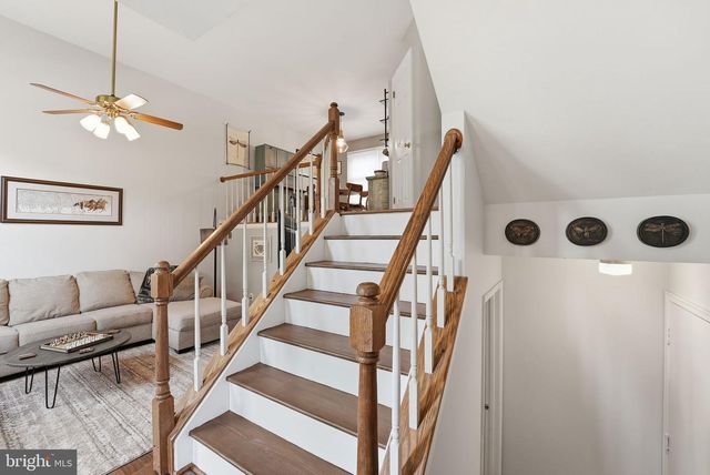 6565 PALISADES DR, Centreville, VA 20121