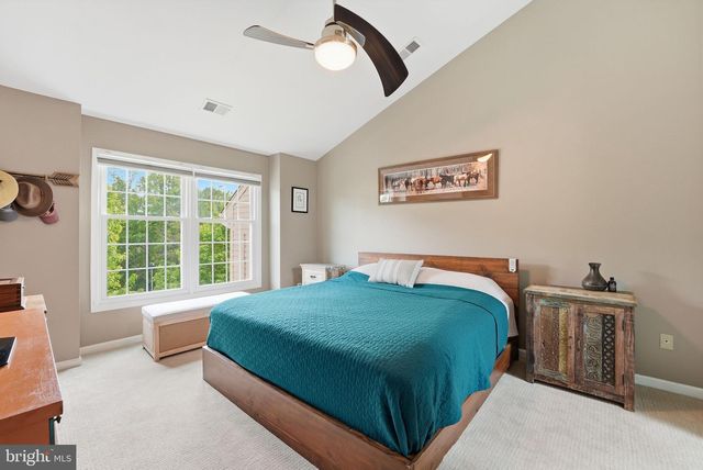 6565 PALISADES DR, Centreville, VA 20121