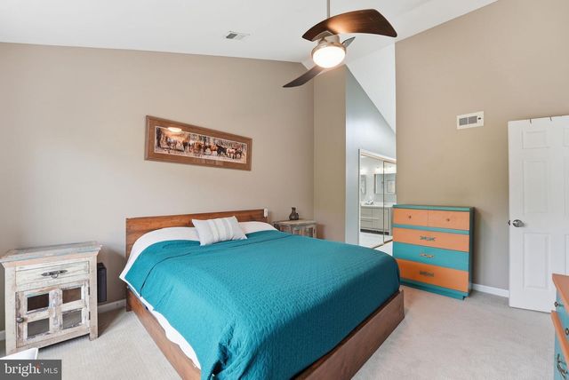 6565 PALISADES DR, Centreville, VA 20121
