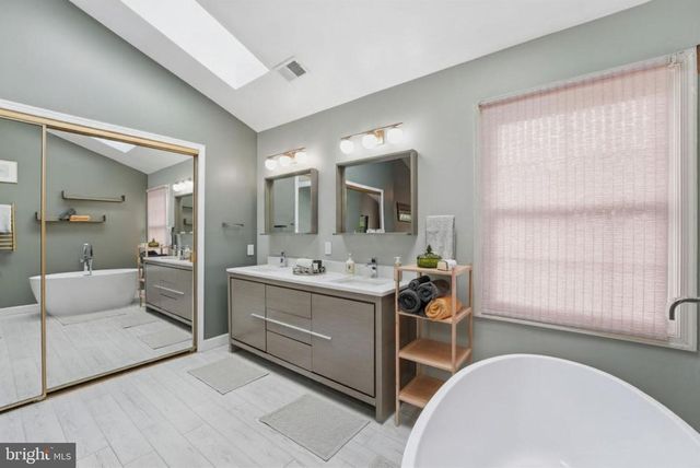 6565 PALISADES DR, Centreville, VA 20121