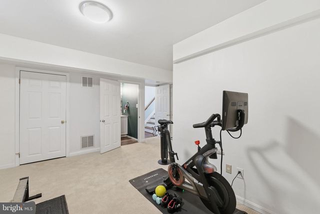 6565 PALISADES DR, Centreville, VA 20121
