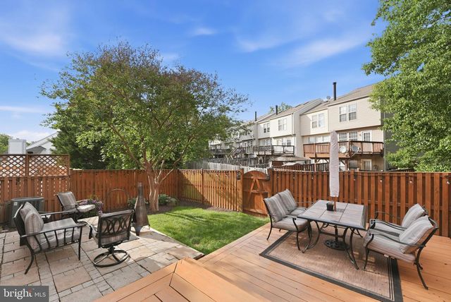 6565 PALISADES DR, Centreville, VA 20121