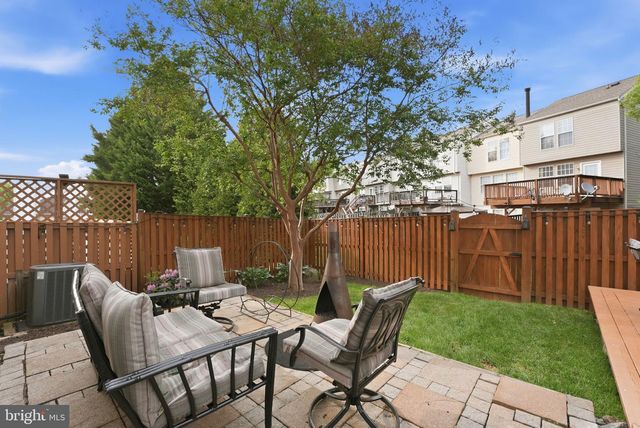 6565 PALISADES DR, Centreville, VA 20121