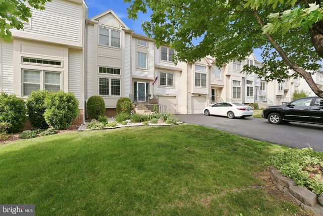 6565 PALISADES DR, Centreville, VA 20121