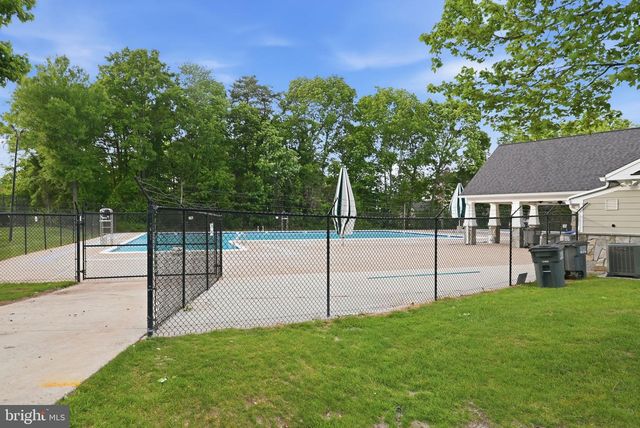 6565 PALISADES DR, Centreville, VA 20121