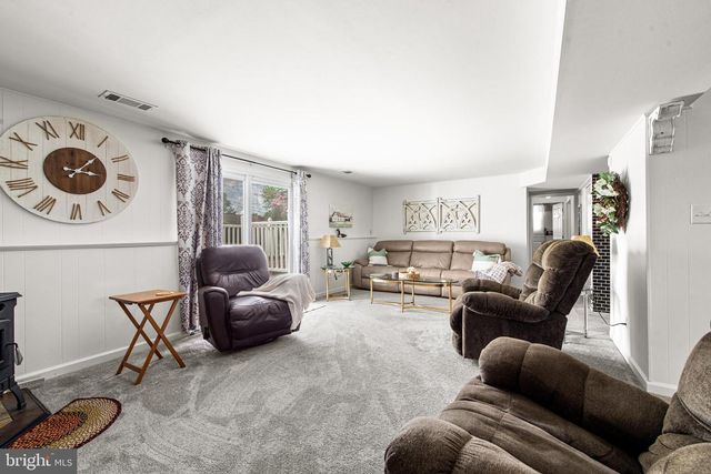 8610 DELEGGE RD, Baltimore, MD 21237
