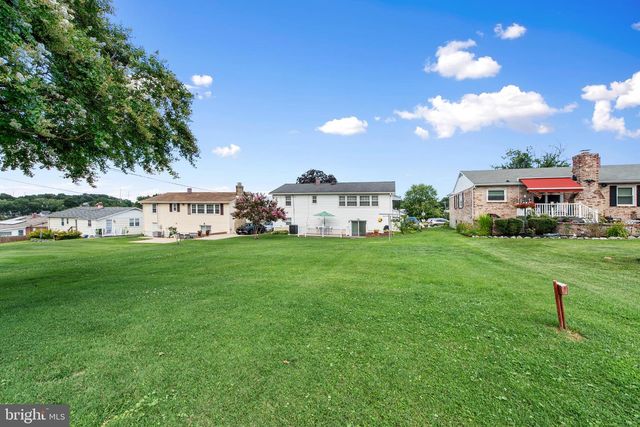 8610 DELEGGE RD, Baltimore, MD 21237