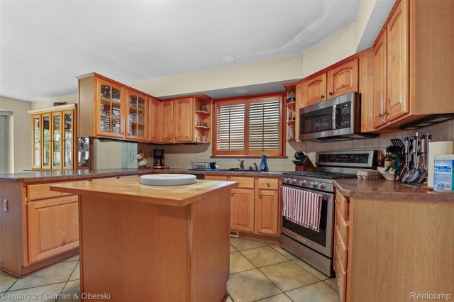 19123 Parkwood Lane, Brownstown Charter Township, MI 48183