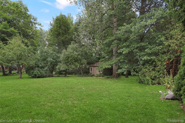19123 Parkwood Lane, Brownstown Charter Township, MI 48183