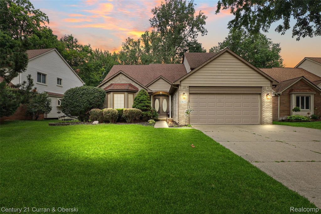 19123 Parkwood Lane, Brownstown Charter Township, MI 48183
