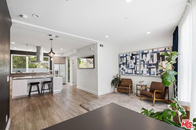 5504 W Olympic Boulevard, Los Angeles, CA 90036