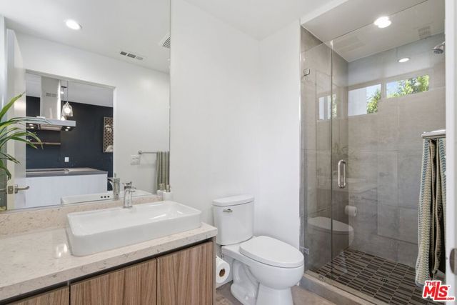 5504 W Olympic Boulevard, Los Angeles, CA 90036