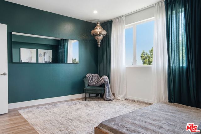 5504 W Olympic Boulevard, Los Angeles, CA 90036