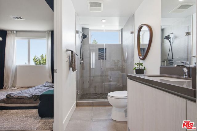 5504 W Olympic Boulevard, Los Angeles, CA 90036