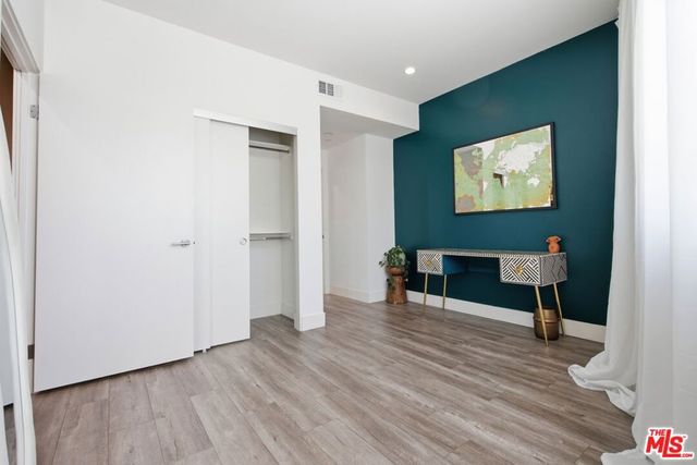 5504 W Olympic Boulevard, Los Angeles, CA 90036