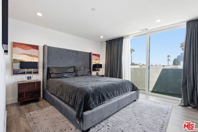 5504 W Olympic Boulevard, Los Angeles, CA 90036