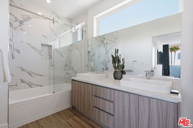 5504 W Olympic Boulevard, Los Angeles, CA 90036