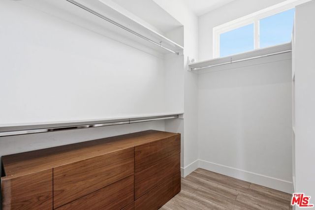 5504 W Olympic Boulevard, Los Angeles, CA 90036
