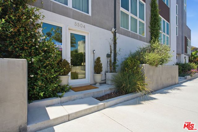 5504 W Olympic Boulevard, Los Angeles, CA 90036