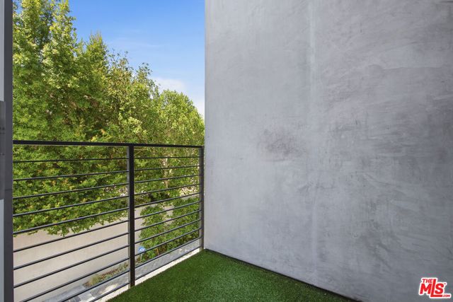 5504 W Olympic Boulevard, Los Angeles, CA 90036