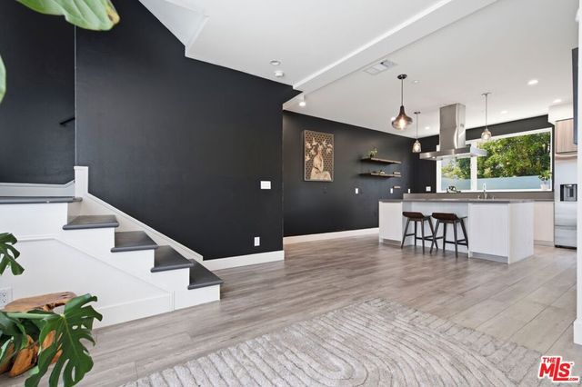 5504 W Olympic Boulevard, Los Angeles, CA 90036