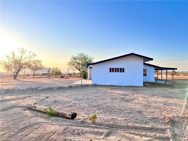 56056 Cone Boulevard, Landers, CA 92285