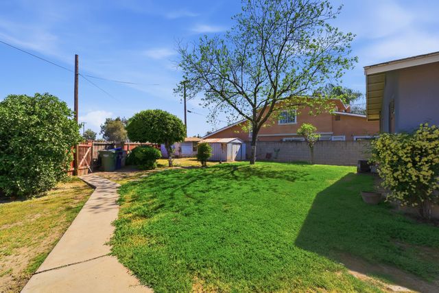 456 N Smith Avenue, Dinuba, CA 93618