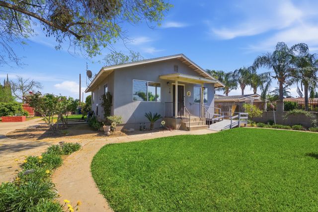 456 N Smith Avenue, Dinuba, CA 93618