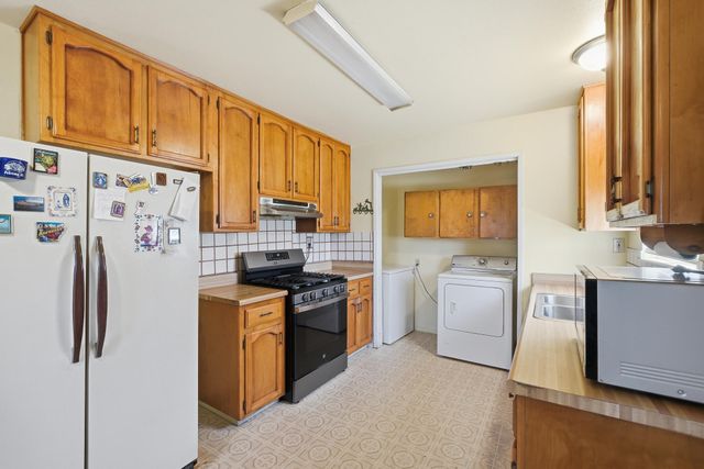 456 N Smith Avenue, Dinuba, CA 93618