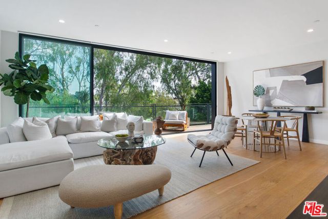 11600 Dunstan Way 312, Los Angeles, CA 90049