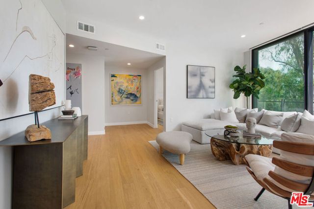 11600 Dunstan Way 312, Los Angeles, CA 90049