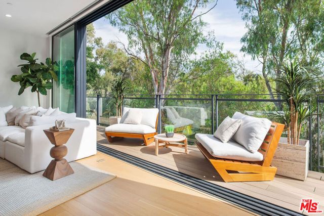 11600 Dunstan Way 312, Los Angeles, CA 90049