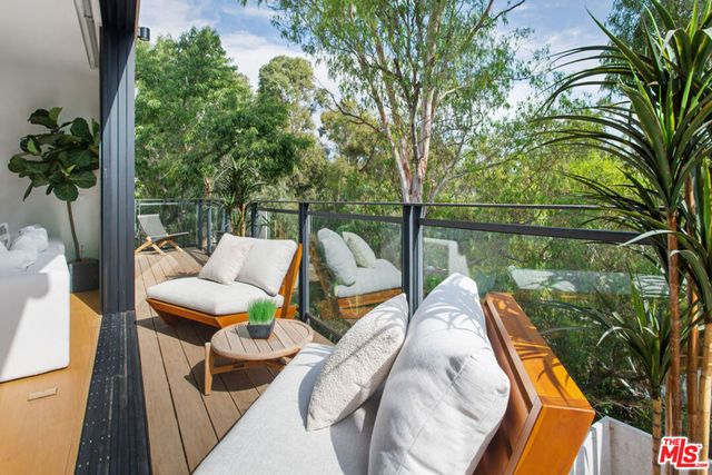 11600 Dunstan Way 312, Los Angeles, CA 90049