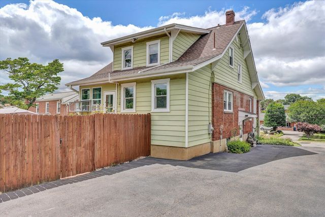 2416 Lofton RD SW, Roanoke, VA 24015