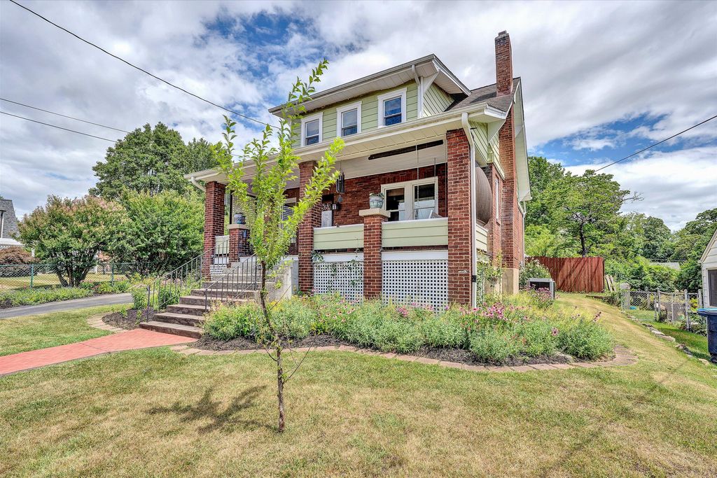 2416 Lofton RD SW, Roanoke, VA 24015