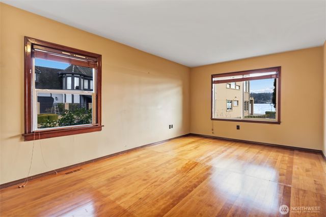 4728 NE 172nd Street, Lake Forest Park, WA 98155