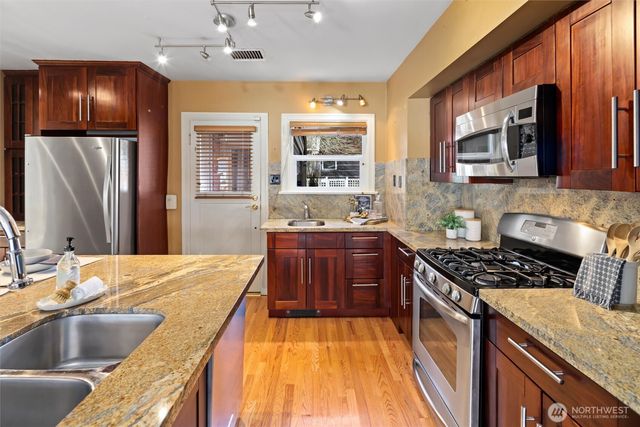 4728 NE 172nd Street, Lake Forest Park, WA 98155