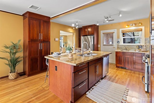 4728 NE 172nd Street, Lake Forest Park, WA 98155