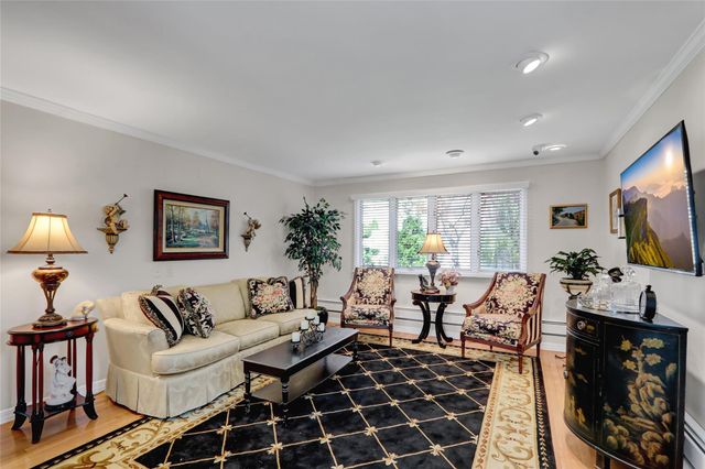233 Willow Street, Massapequa Park, NY 11762