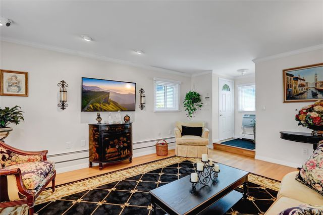 233 Willow Street, Massapequa Park, NY 11762