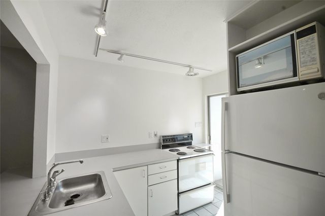 5056 Glenmont Drive, Houston, TX 77081