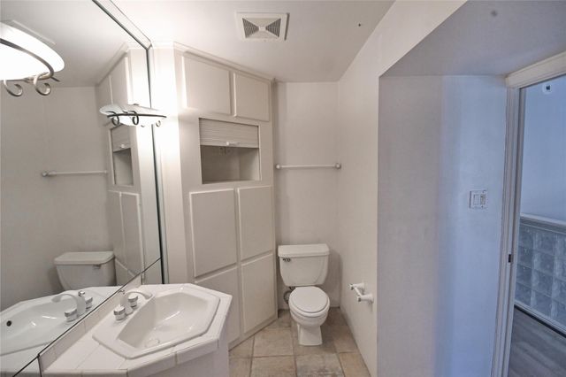 5056 Glenmont Drive, Houston, TX 77081