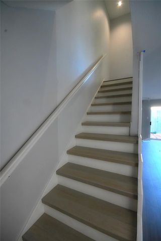 5056 Glenmont Drive, Houston, TX 77081