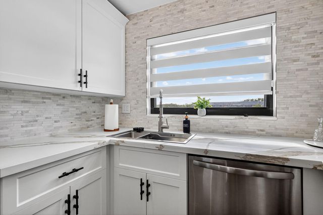 1000 Colony Point Cir 501, Pembroke Pines, FL 33026