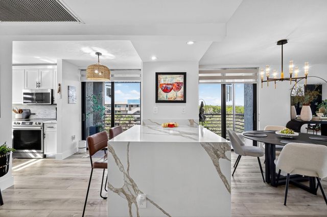 1000 Colony Point Cir 501, Pembroke Pines, FL 33026