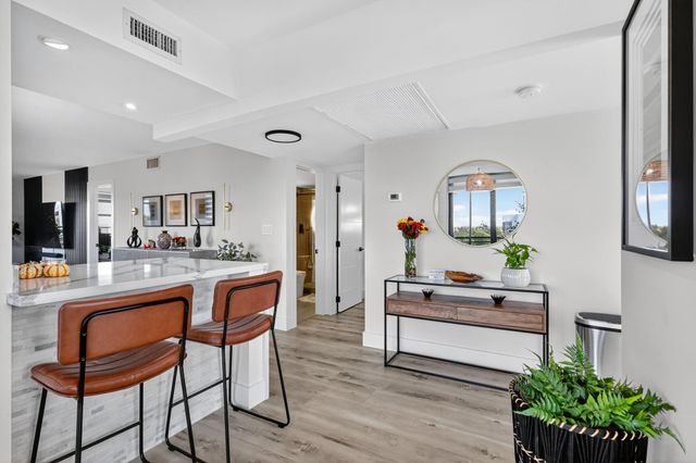 1000 Colony Point Cir 501, Pembroke Pines, FL 33026